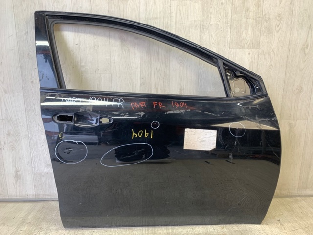 Пассажирская передняя дверь 68158724AA CHRYSLER