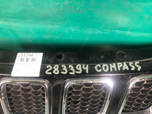 Накладка (рамка) решетки радиатора 68405259AA CHRYSLER