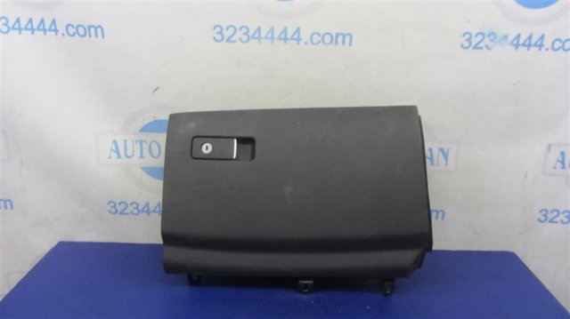 Крышка вещевого ящика 685004GF1A NISSAN