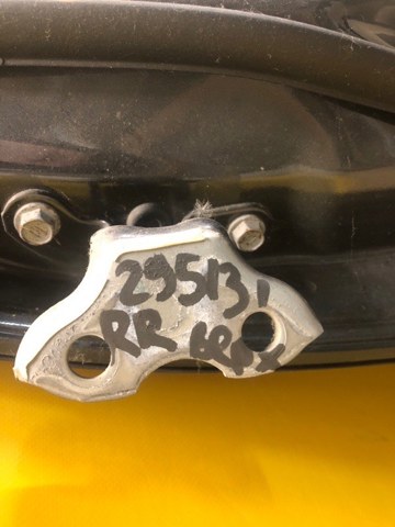Завеса двери задней правой 6875020121 TOYOTA