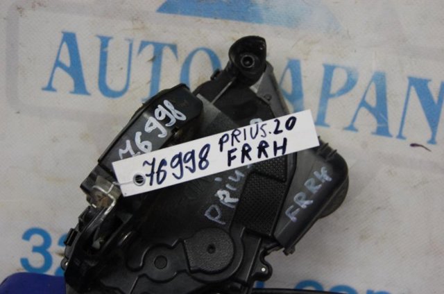 Внутренний дверной замок 6903047060 TOYOTA