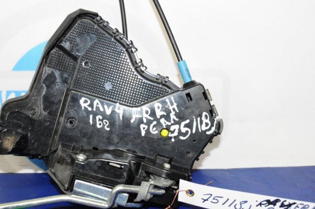 Замок передней пассажирской двери Toyota RAV4 4