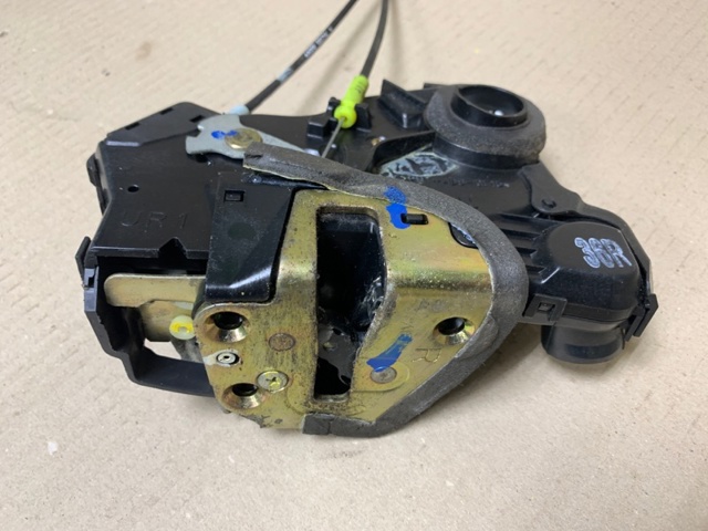 Внутренний дверной замок 69030AA050 TOYOTA