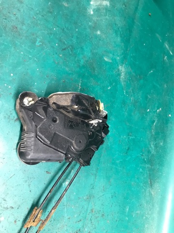 TOYOTA 69040AC070 Замок водительской двери в наличии Тернополь