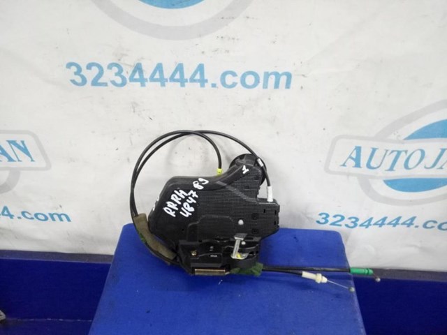 Замок задней двери, правой 6905033071 TOYOTA