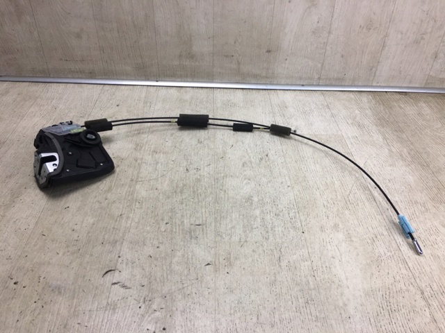 Замок задней правой двери  6905048070 TOYOTA
