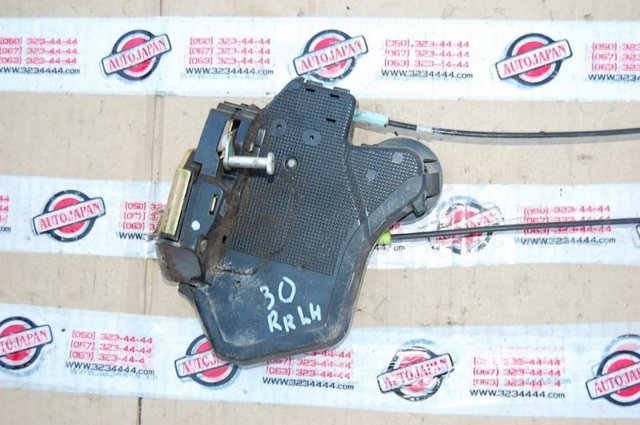 Замок двери задней левой 6906033071 TOYOTA