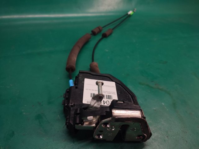 Замок задней левой двери 6906060100 TOYOTA
