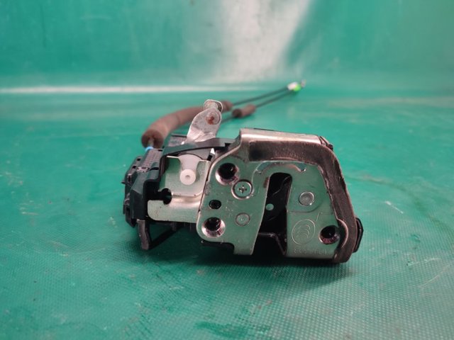 TOYOTA 6906060100 Замок двери задней левой в наличии Чернигов