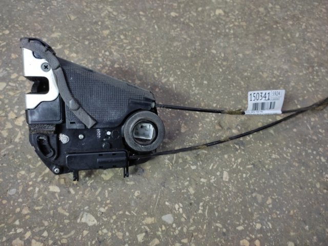 Замок двери задней левой 69060AC030 TOYOTA