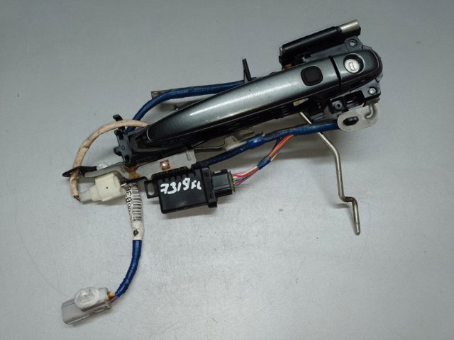 Держатель наружной ручки двери, передней левой 6920206040 TOYOTA