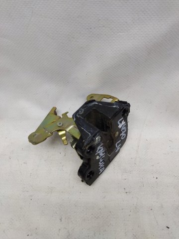 Замок двери багажника 6939060040 TOYOTA
