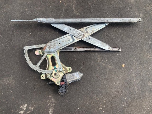 Стеклоподъемник передней правой двери 6980150030 TOYOTA