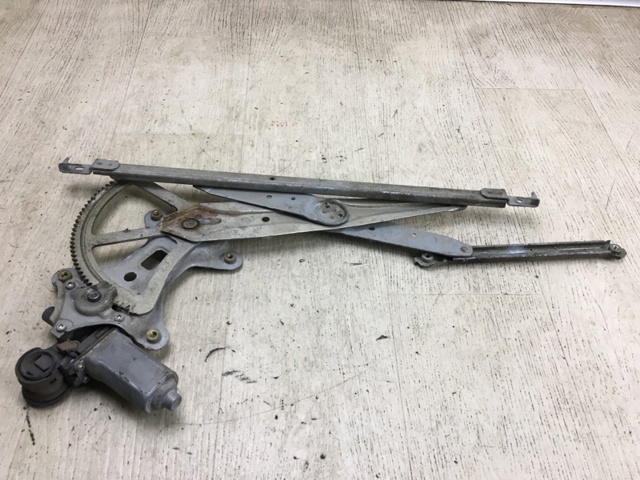 TOYOTA 69801AA031 Стеклоподъемник передней правой двери в наличии Черкассы