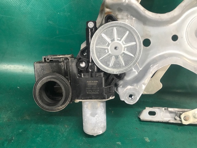 TOYOTA 6980278010 Механизм стеклоподъемника двери задней левой в наличии Украина
