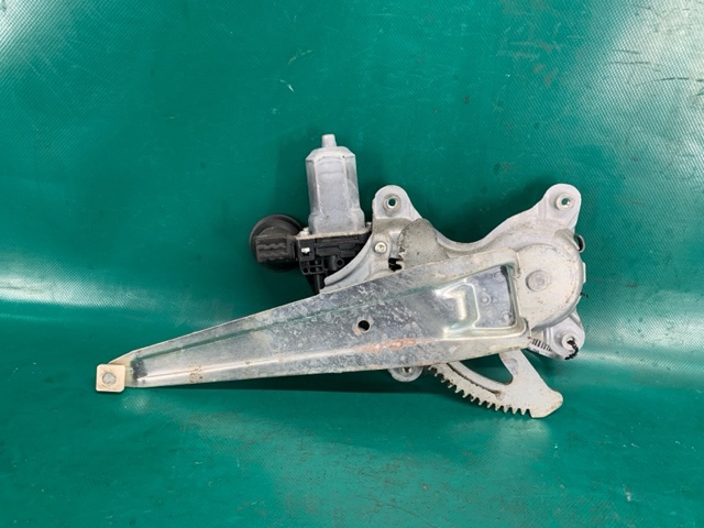 TOYOTA 69803AC020 Механизм стеклоподъемника двери задней правой в наличии Черкассы