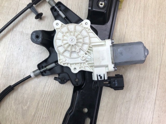 6CPZ5423395D FORD Мотор стеклоподъемника двери передней правой купить в Черкассы