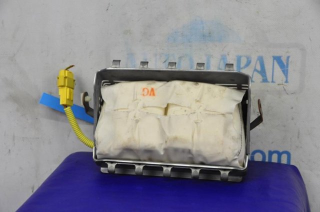 Подушка безопасности (AIRBAG) пассажирская 7030A071 MITSUBISHI