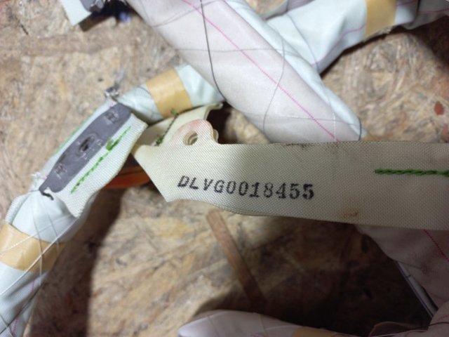 7030A238 MITSUBISHI Шторка боковая, правая купить в Тернополь