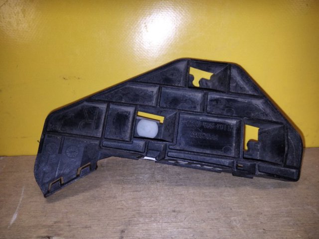 Кронштейн бампера переднего, правый 71193S9A000 HONDA