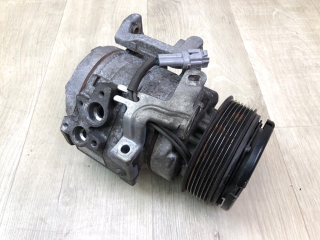 Компрессор кондиционера 73111AJ020 SUBARU