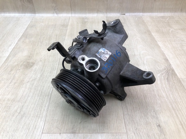 Компрессор кондиционера 73111FJ040 SUBARU