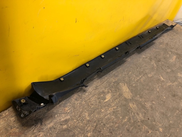7585048020 TOYOTA Накладка (молдинг) порога наружная правая купить в Сумы