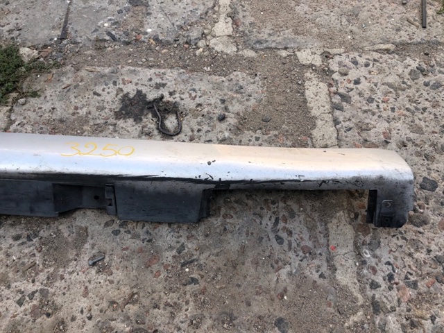 7585106904 TOYOTA Накладка (молдинг) порога наружная правая купить в Чернигов