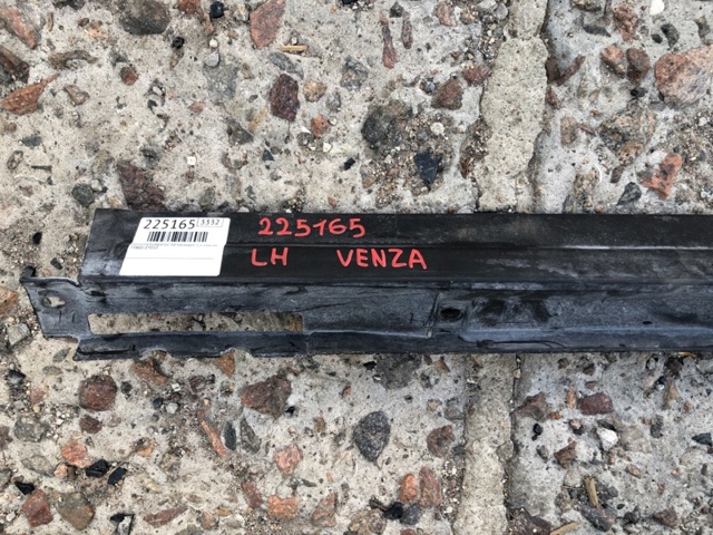 TOYOTA 758520T010 в наличии Чернигов