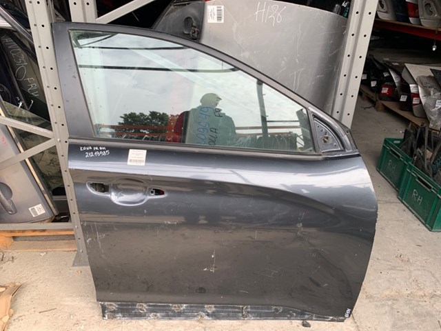 Пассажирская передняя дверь 76004J9000 HYUNDAI
