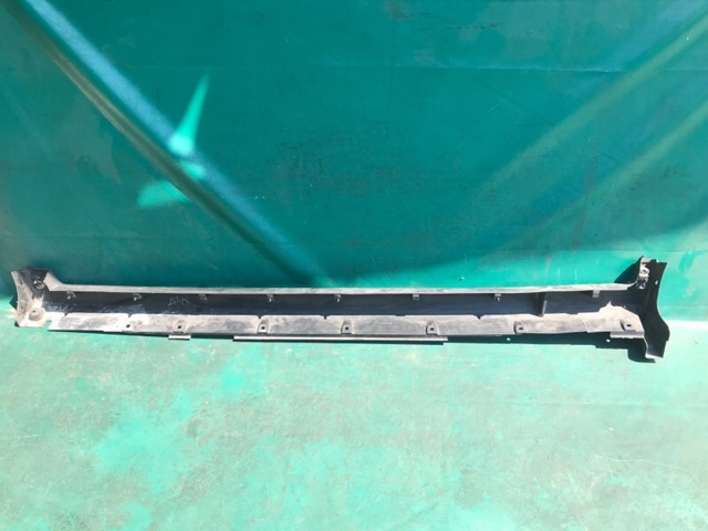 NISSAN 768504BA0A Накладка (молдинг) порога наружная правая в наличии Кривой Рог