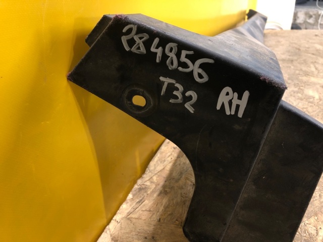 768504CE0A Накладка (молдинг) порога наружная правая купить Ирпень