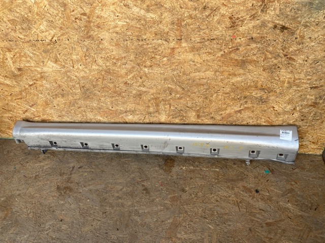 SUZUKI 7724080J015PK Накладка (молдинг) порога наружная левая в наличии Харьков