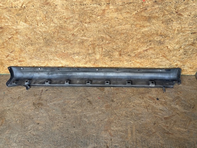 SUZUKI 7724080J015PK Накладка (молдинг) порога наружная левая в наличии Киев