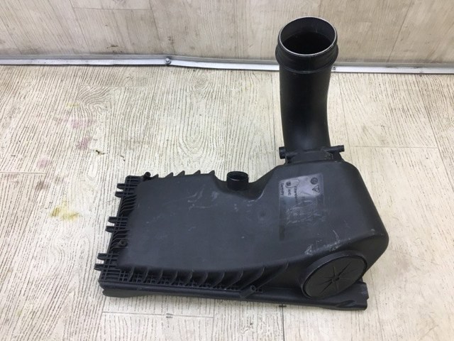 Коробка фильтра 7P0129607 VAG