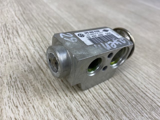 7P0820679A VAG Клапан TRV кондиционера купить в Николаев