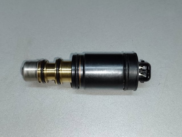 Компрессор климатической установки 7P0820803D VAG