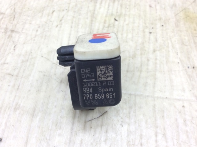 7P0959651 VAG Датчик удара купить в Украина