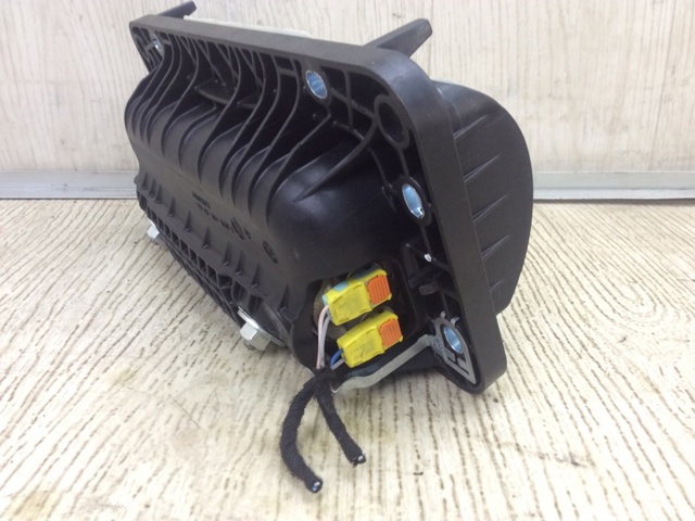 7P5880204 Подушка безопасности (AIRBAG) пассажирская купить Киев