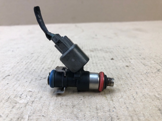 Топливные форсунки 7T4Z9F593B FORD