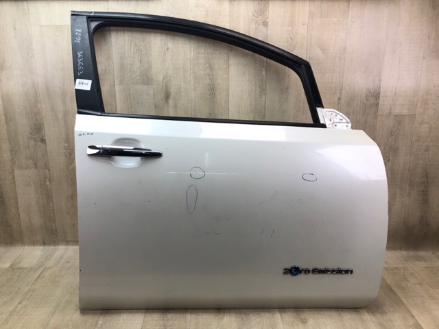 Пассажирская передняя дверь 801003NF0A NISSAN