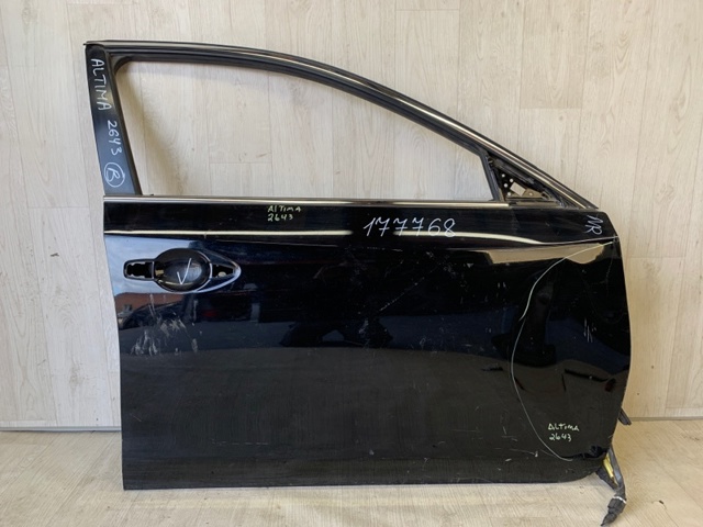 Пассажирская передняя дверь 801003TA0A NISSAN