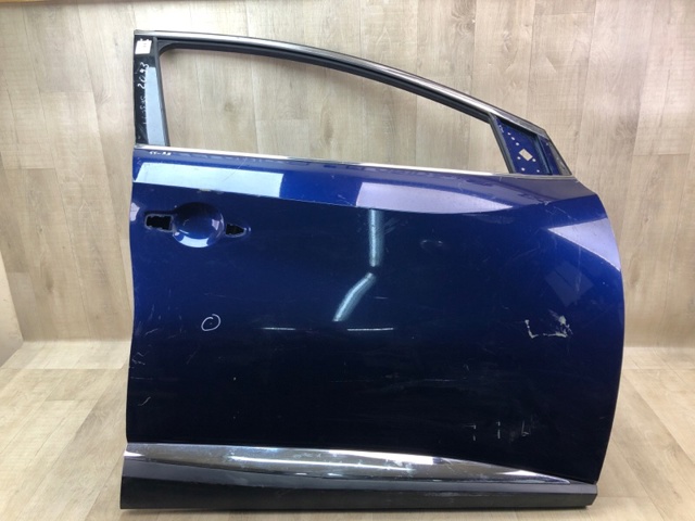 Пассажирская передняя дверь 801005AA0A NISSAN