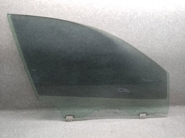 Стекло передней двери, правой 803001BA0A NISSAN