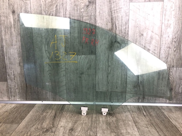 Стекло пассажирской двери 803006MA0A NISSAN