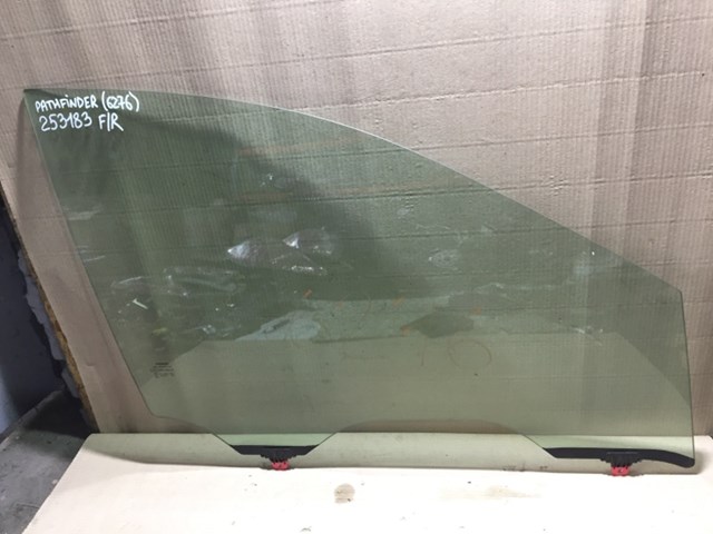 Стекло передней двери, правой 803009PM0A NISSAN