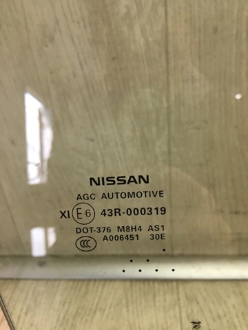 NISSAN 803009PM0A Стекло двери передней правой в наличии Полтава