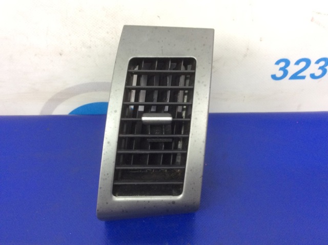 Решетка воздуховода правая 8030A025XA MITSUBISHI