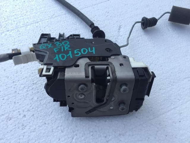 Замок передней пассажирской двери 805005DC0A NISSAN