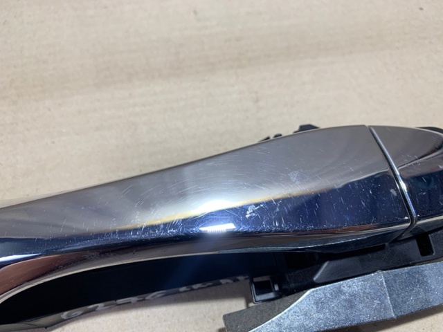 NISSAN 806105AA0A Держатель наружной ручки двери передней правой в наличии Черновцы